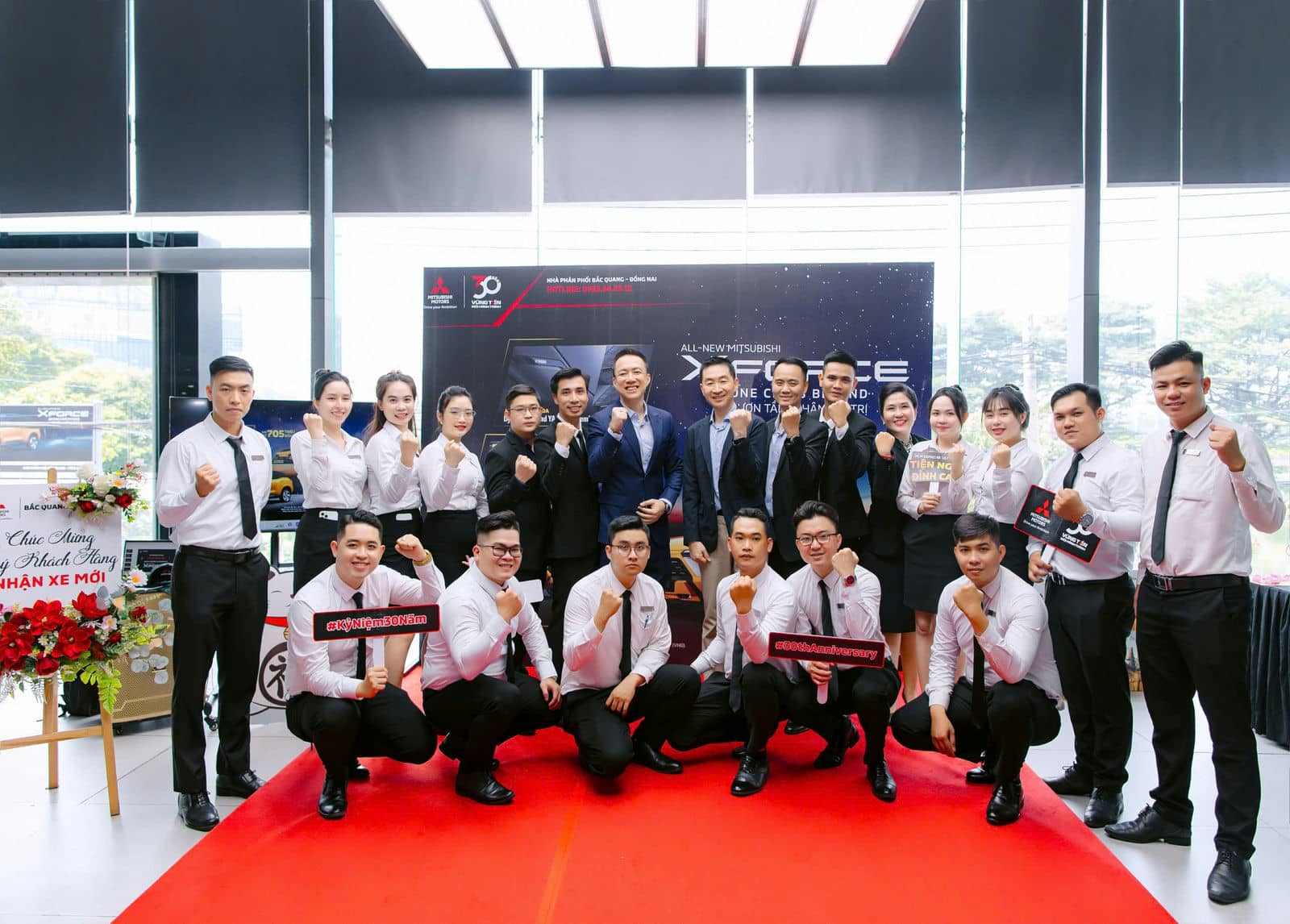 mitsubishi bac quang 1 Giới Thiệu
