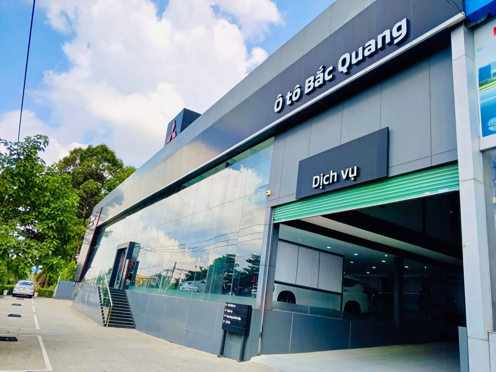 mitsubishi bac quang Mitsubishi